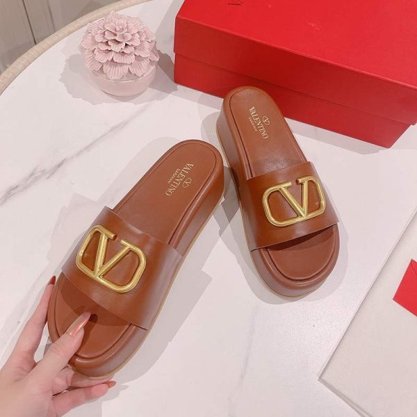 定番 履き心地の良い ヴァレンティノ リベット 厚底サンダル 偽物 Vui97176 - 画像 (2)