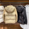 素敵なモンクレール 偽物 Thymeleeショートダウンジャケット ファー ロゴ mow10519 - 画像 (5)