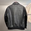 入手困難ルイヴィトン スタッズレザーボンバージャケット 偽物 vuy35331 - 画像 (2)