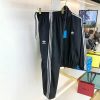 バレンシアガ アディダス 偽物 トラックパンツ ブラック 712283TNQ221000 - 画像 (2)