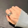 ヴァンクリーフ ペルレ シグネチャー リング 偽物 2色 VCARN32400 - 画像 (3)