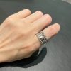 ヴァンクリーフ ペルレ シグネチャー リング 偽物 2色 VCARN32400 - 画像 (5)