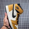 大人気!ナイキ エアジョーダン1 偽物 レトロ ハイ OG ルーキー・オブ・ザ・イヤー ゴールド ハーベスト/ブラック 555088-700 - 画像 (9)