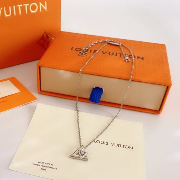 送料込ルイヴィトン 偽物 パンダンティフ LV ヴォルト ワン PM ネックレス 3色 Q93805 - 画像 (10)