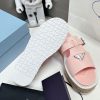 完売必至プラダ ラバー ウェッジ プラットフォーム サンダル 偽物 puj40223 - 画像 (5)