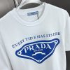 完売必至プラダ シンプル 刺繍ロゴ コットン Ｔシャツ 偽物 2色 pue33533 - 画像 (3)