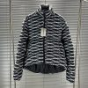 n級品 おすすめバレンシアガ コピー ロゴ ダウン フーディ ジャケット bar48692 - 画像 (2)