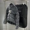 n級品 おすすめバレンシアガ コピー ロゴ ダウン フーディ ジャケット bar48692 - 画像 (6)