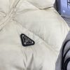世界中で大人気♪プラダ スタンドカラー ダウンベスト 偽物 puk82309 - 画像 (3)