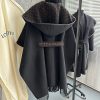 ☆超人気♪完売必須☆ルイヴィトン ケープ フーディー コートコピー 1A83TK - 画像 (6)
