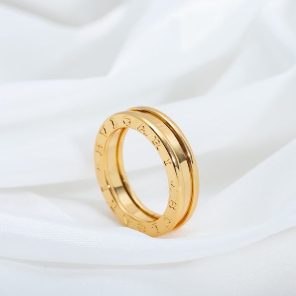 ブルガリ 偽物 18K ゴールド ビー・ゼロワン 1バンドリングお洒落に♪ Buu01267